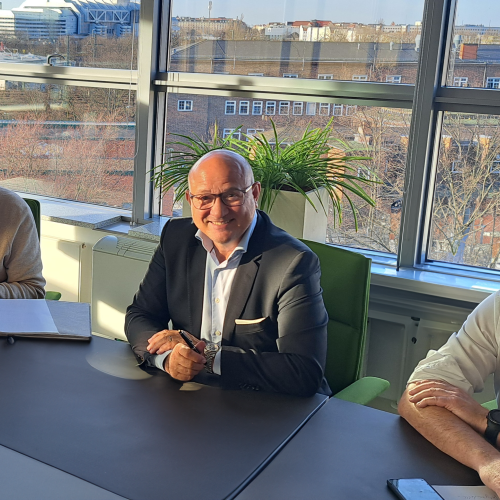 Foto Vertragsunterschrift