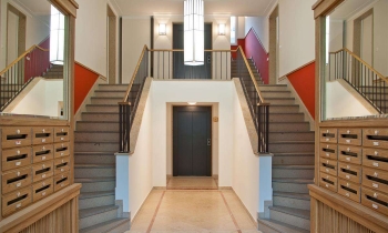 Treppenhaus_Entree.jpg