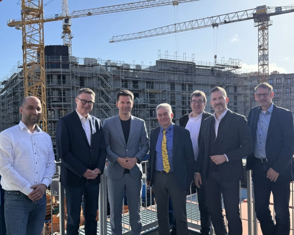 Gruppenbild baupolitisches Frühstück