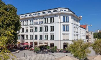 Potsdam_Otto-Braun-Platz_HQ-Humboldt_Straßencafés_web_2000px.jpeg